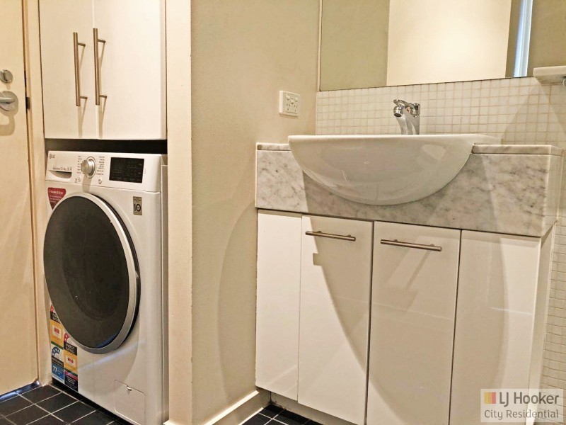 1303/225 Elizabeth Street, Melbourne VIC 3000