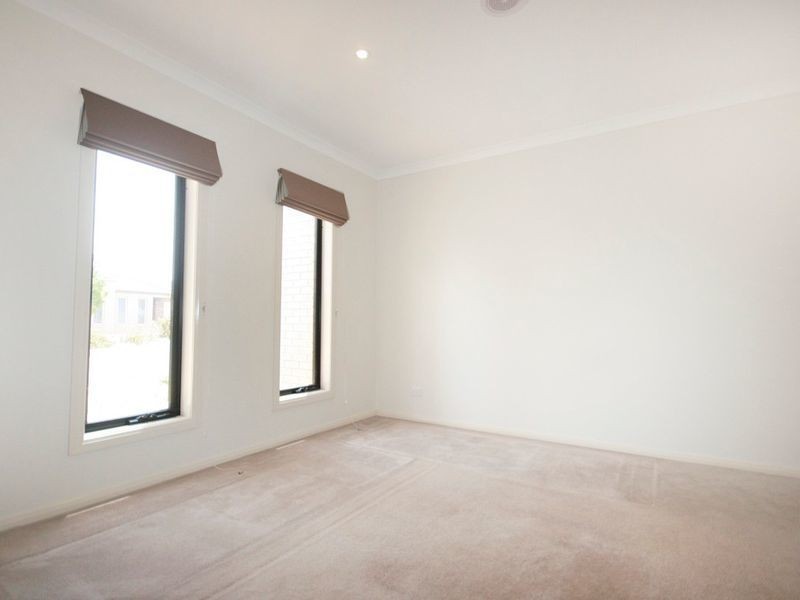 8 Kimba Circuit, Truganina VIC 3029