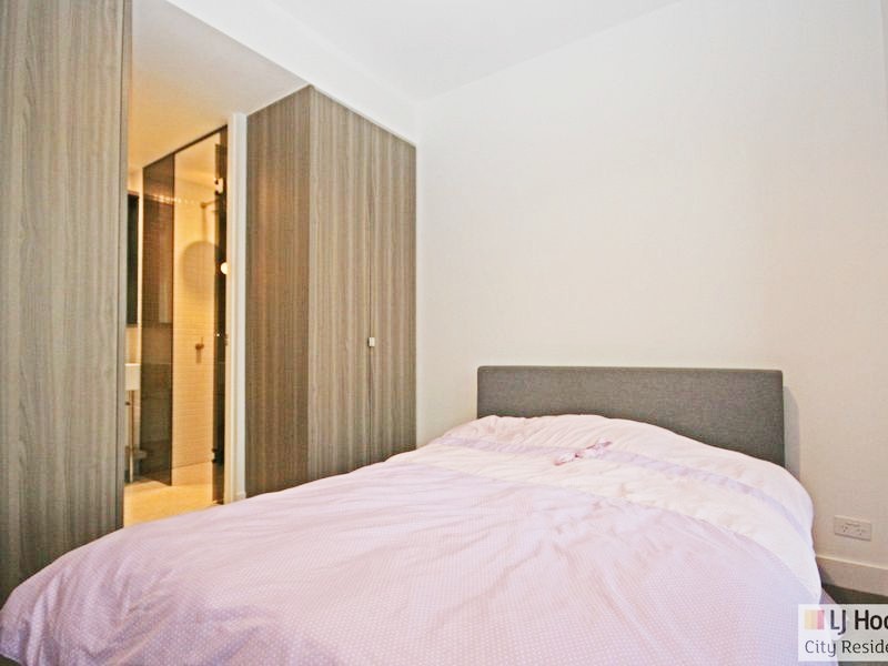 1116/160 Victoria Street, Carlton VIC 3053