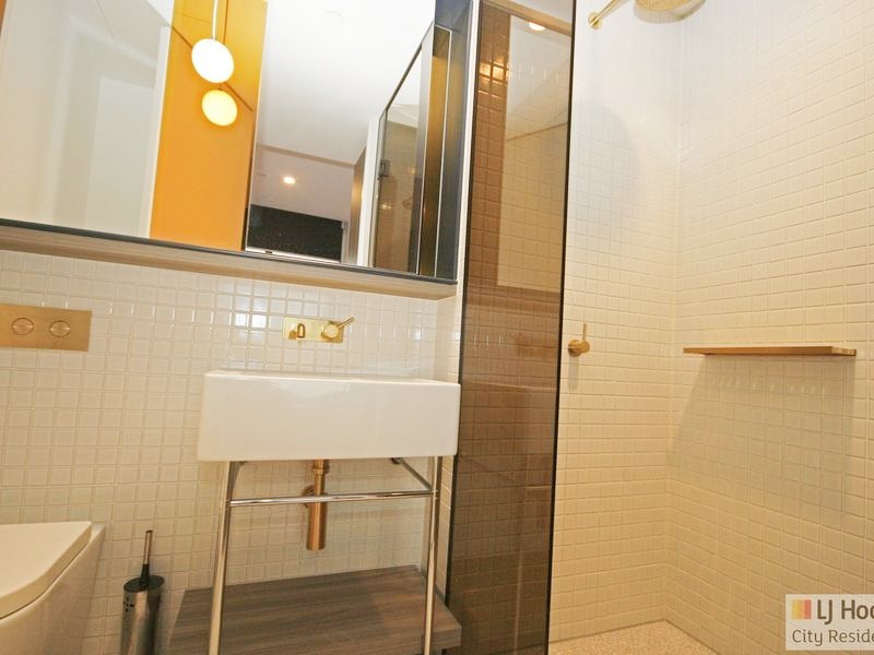 1116/160 Victoria Street, Carlton VIC 3053