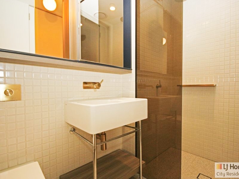 1116/160 Victoria Street, Carlton VIC 3053