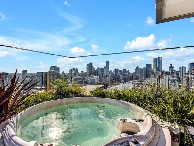 2701/89 Gladstone Street, South Melbourne VIC 3205