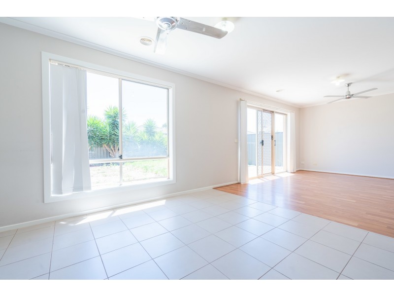 28 Blue Jay Crescent, Tarneit VIC 3029