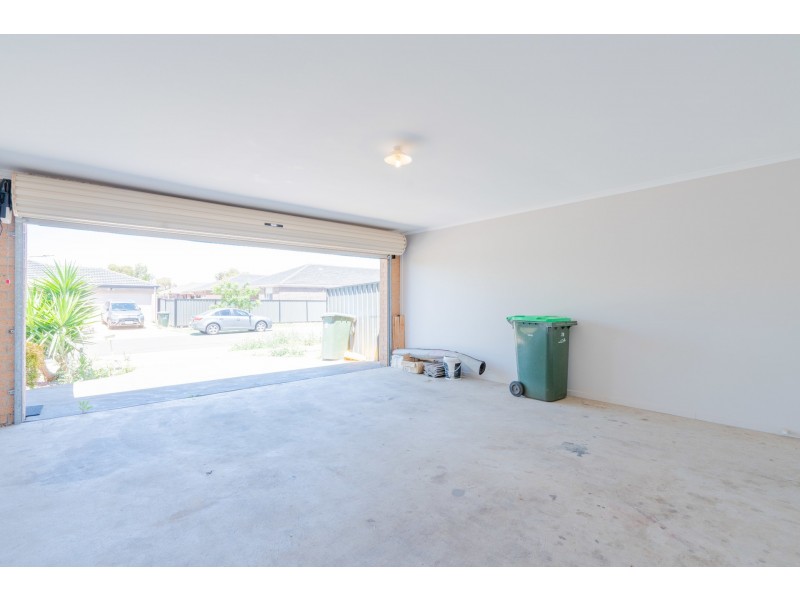 28 Blue Jay Crescent, Tarneit VIC 3029