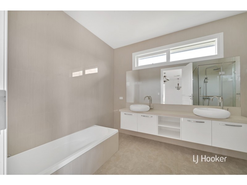 2/18 Jenner Street, Blackburn South VIC 3130