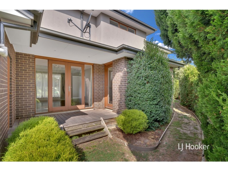 2/18 Jenner Street, Blackburn South VIC 3130