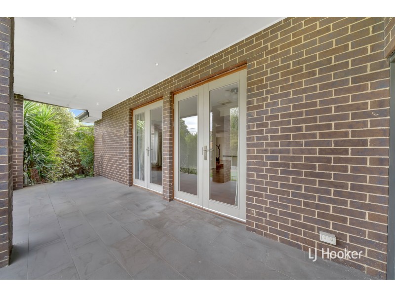 2/18 Jenner Street, Blackburn South VIC 3130