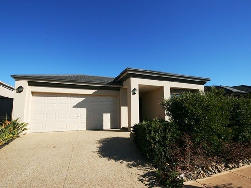 13 Ponsford Drive, Point Cook VIC 3030