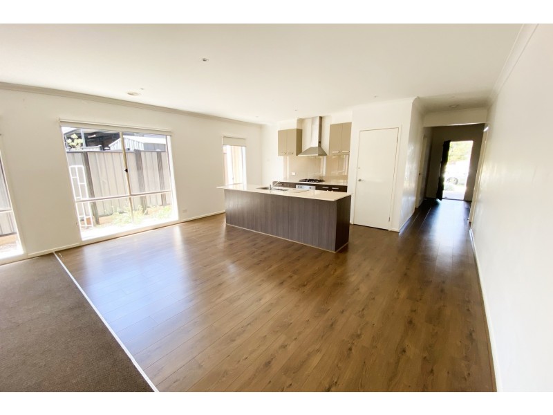 15 Chartwell Avenue, Truganina VIC 3029