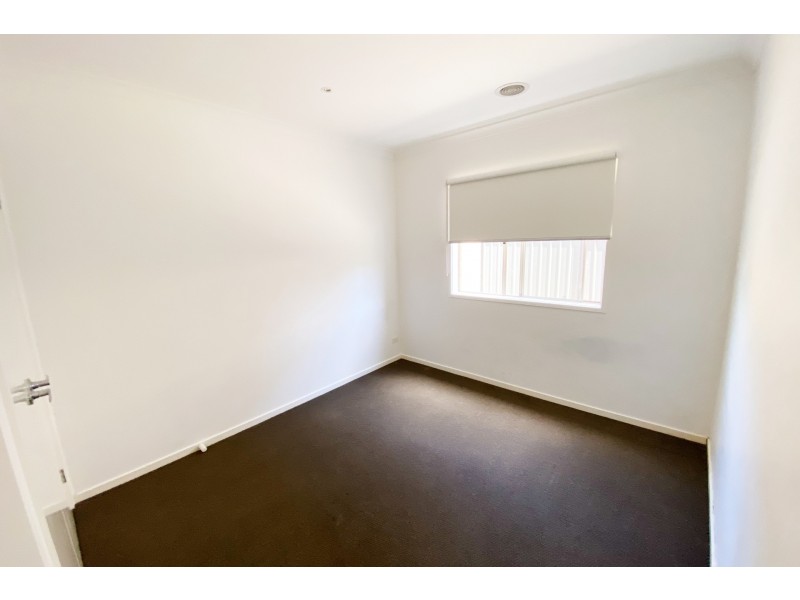 15 Chartwell Avenue, Truganina VIC 3029