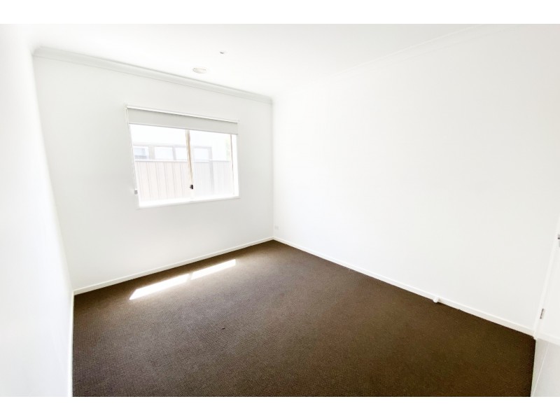 15 Chartwell Avenue, Truganina VIC 3029