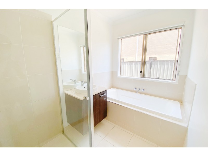 15 Chartwell Avenue, Truganina VIC 3029