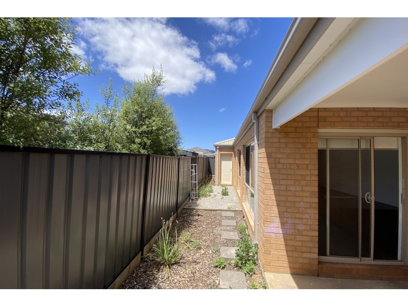 15 Chartwell Avenue, Truganina VIC 3029