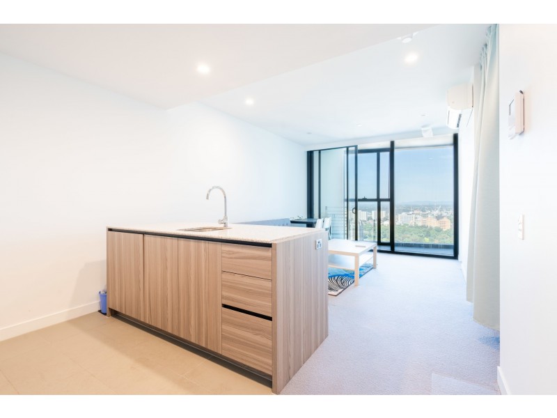 3218/160 Victoria Street, Carlton VIC 3053