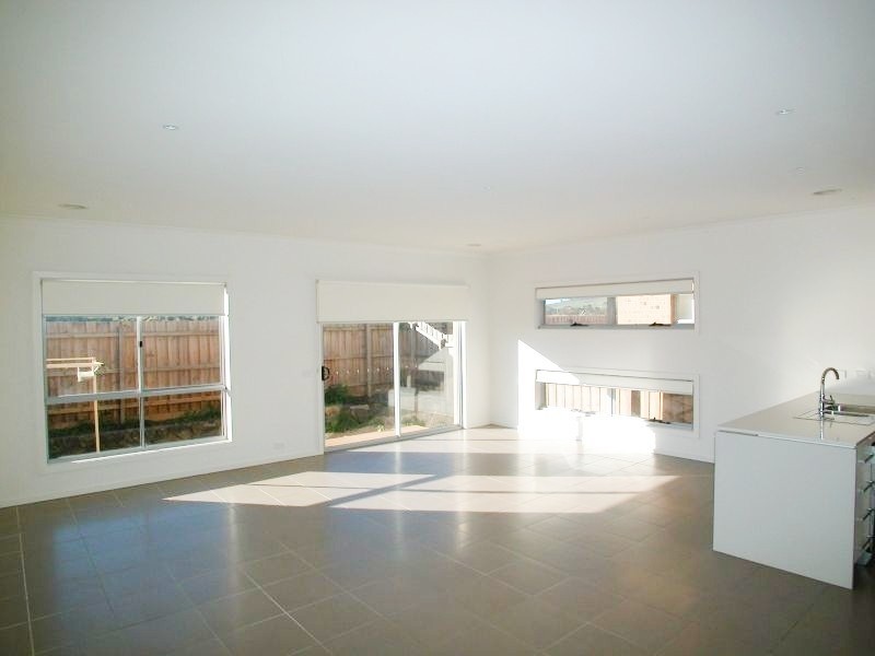 13 Amphion Street, Epping VIC 3076