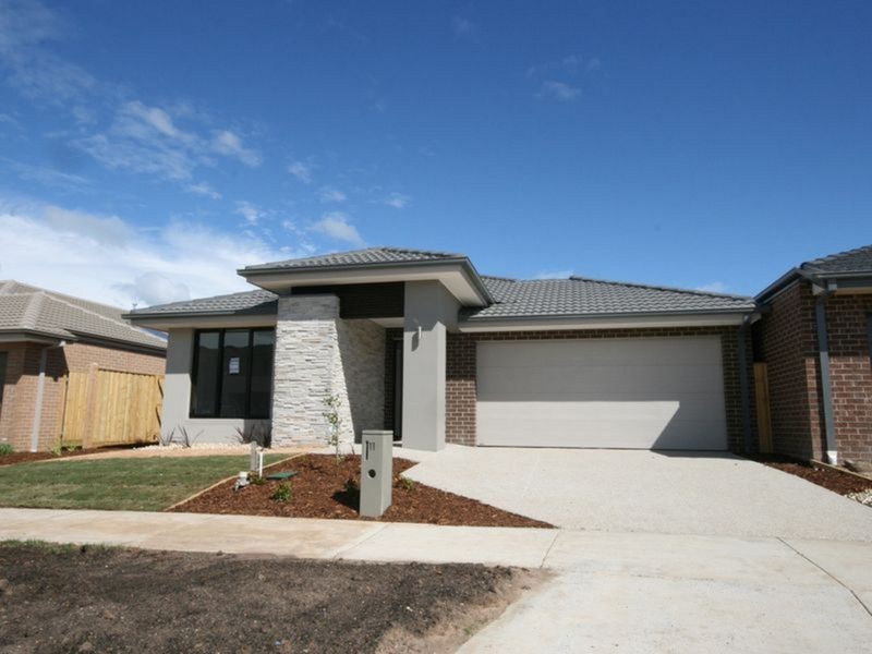 11 Lambro Way, Point Cook VIC 3030