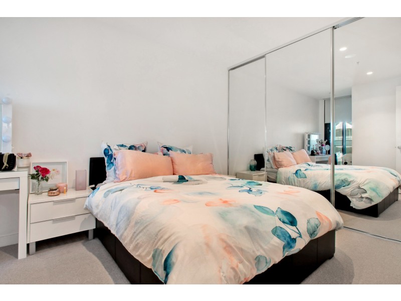 1307/15 Doepel Way, Docklands VIC 3008