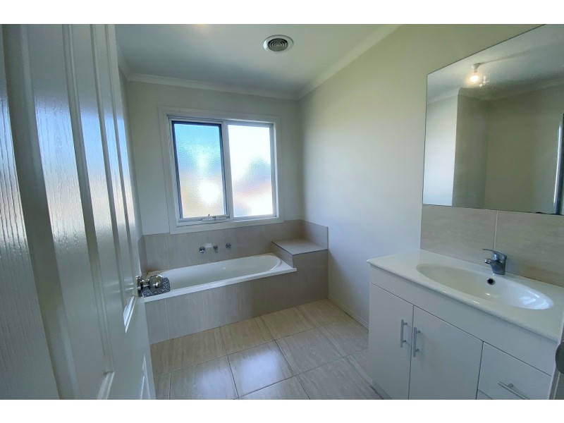 2/1225 North Road, Oakleigh VIC 3166