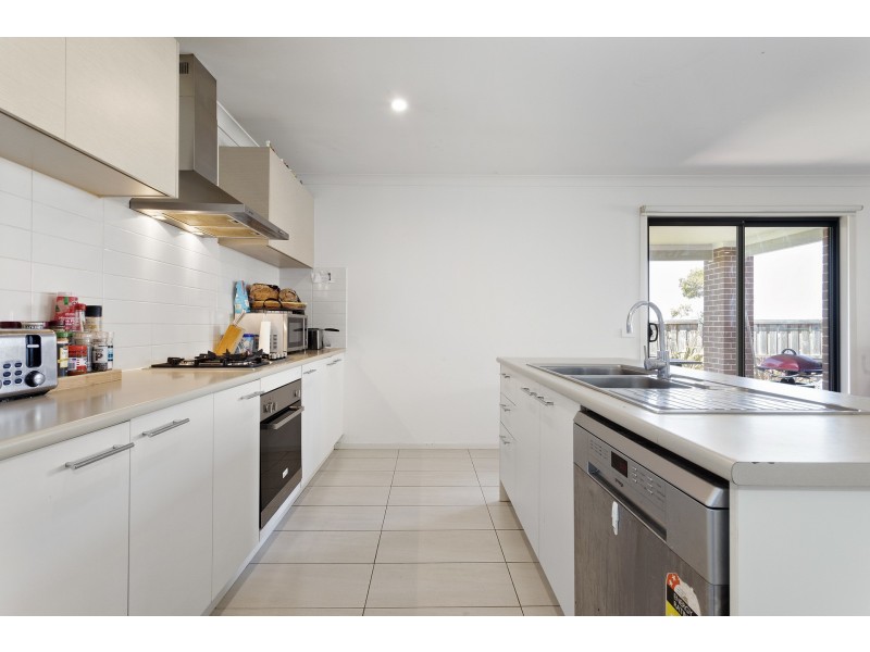 10 Lukis Avenue, Williams Landing VIC 3027