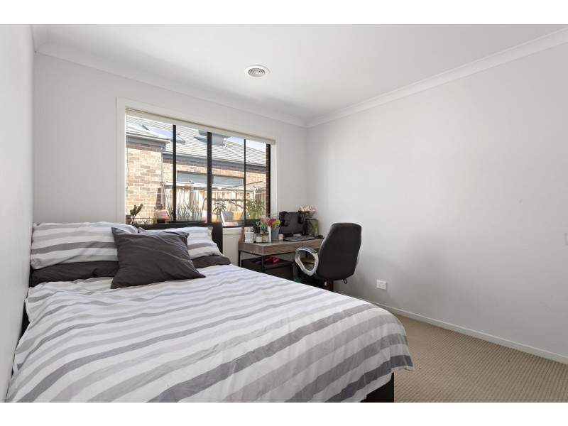 10 Lukis Avenue, Williams Landing VIC 3027