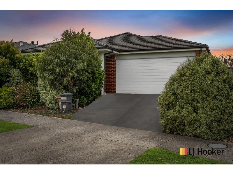 136 Eminence Boulevard, Doreen VIC 3754
