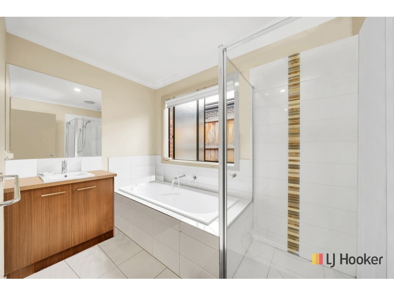 136 Eminence Boulevard, Doreen VIC 3754