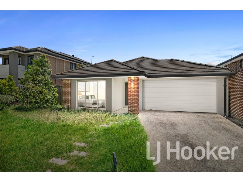 18 Stevenson Drive, Williams Landing VIC 3027
