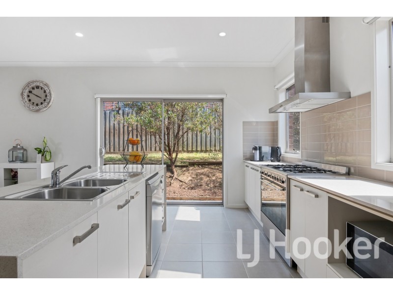 4 Kingly Place, Narre Warren VIC 3805