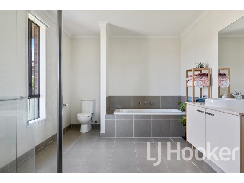 4 Kingly Place, Narre Warren VIC 3805