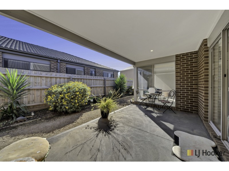 10 Bensonhurst Parade, Point Cook VIC 3030