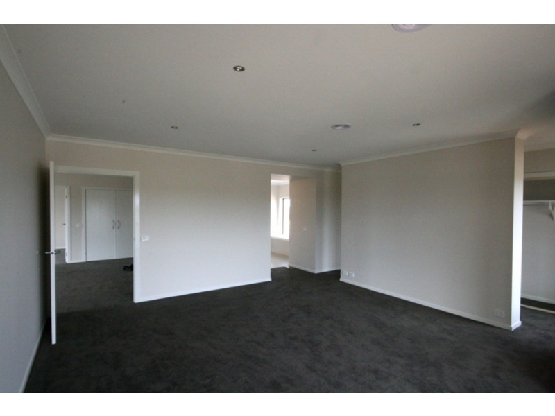300 Broadwalk Boulevard, Point Cook VIC 3030