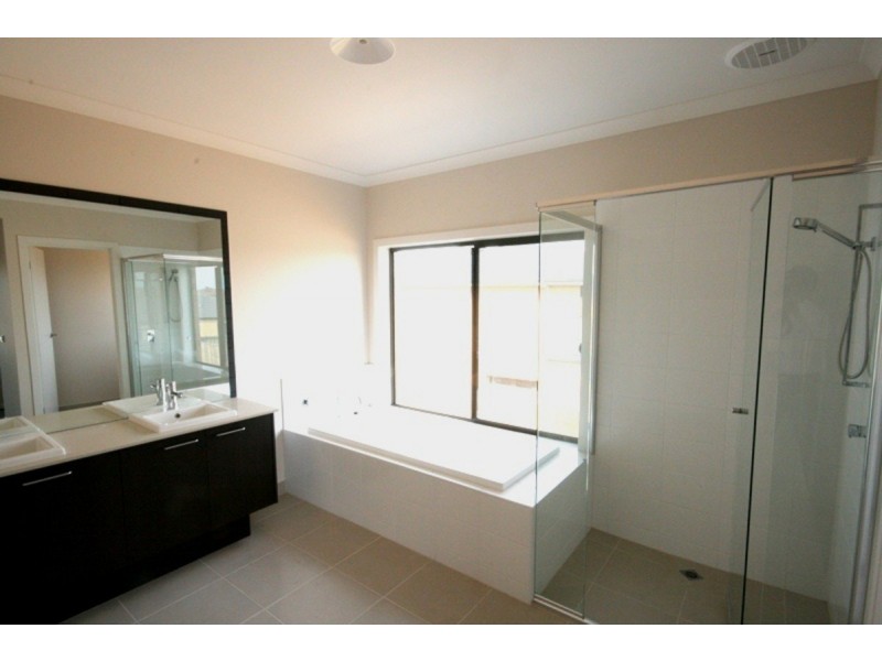 300 Broadwalk Boulevard, Point Cook VIC 3030