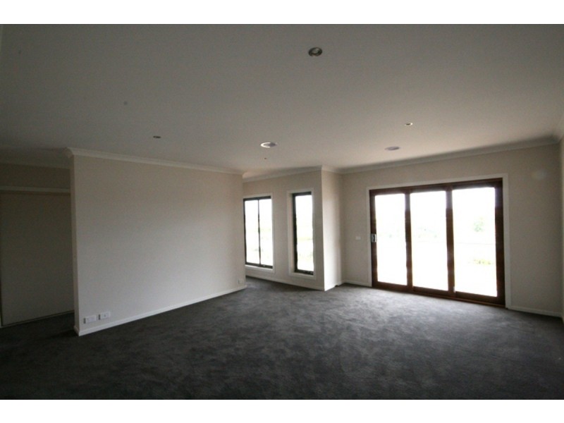 300 Broadwalk Boulevard, Point Cook VIC 3030
