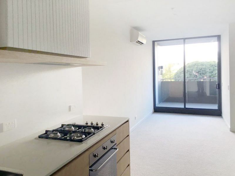 102/8 Station Street, Caulfield North VIC 3161