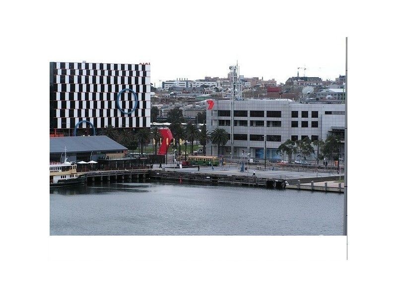 81P/111 Merchant Street, Docklands VIC 3008