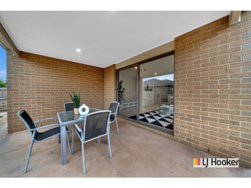 12 Jamaica Street, Point Cook VIC 3030