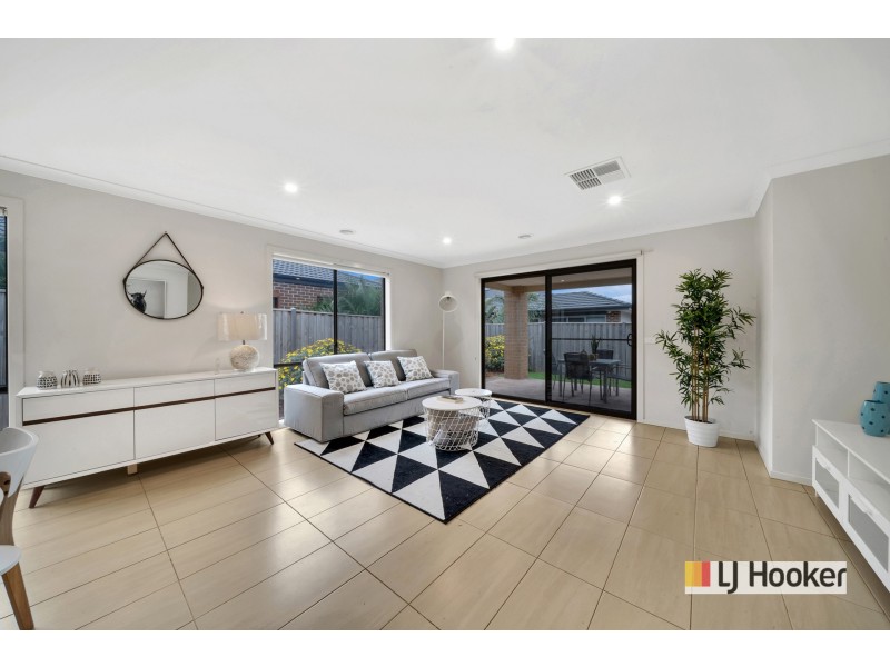 12 Jamaica Street, Point Cook VIC 3030