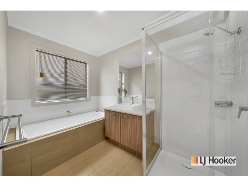 12 Jamaica Street, Point Cook VIC 3030