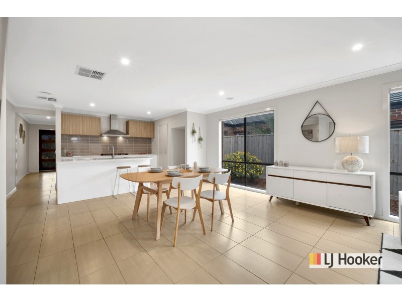 12 Jamaica Street, Point Cook VIC 3030