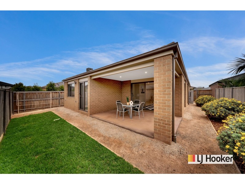 12 Jamaica Street, Point Cook VIC 3030