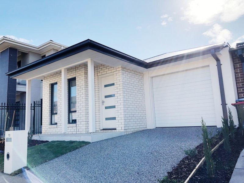 10 Whitestone Road, Point Cook VIC 3030