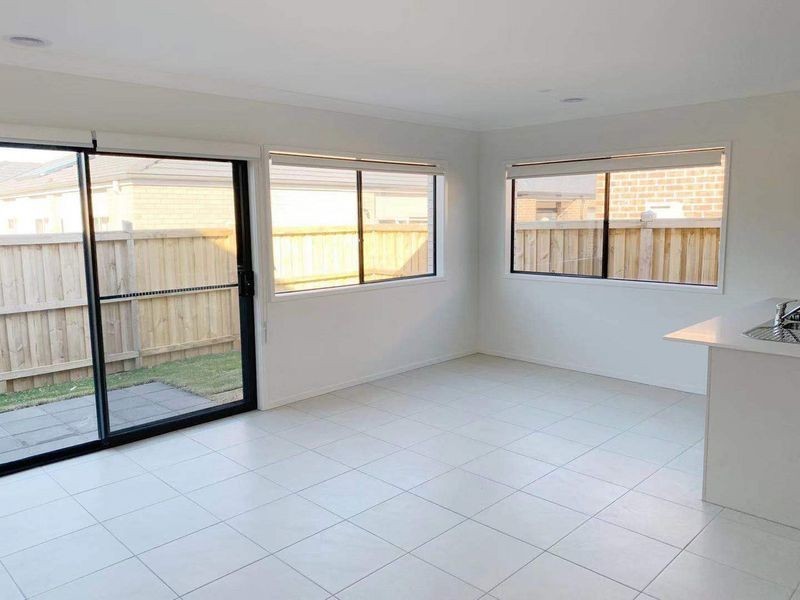 10 Whitestone Road, Point Cook VIC 3030