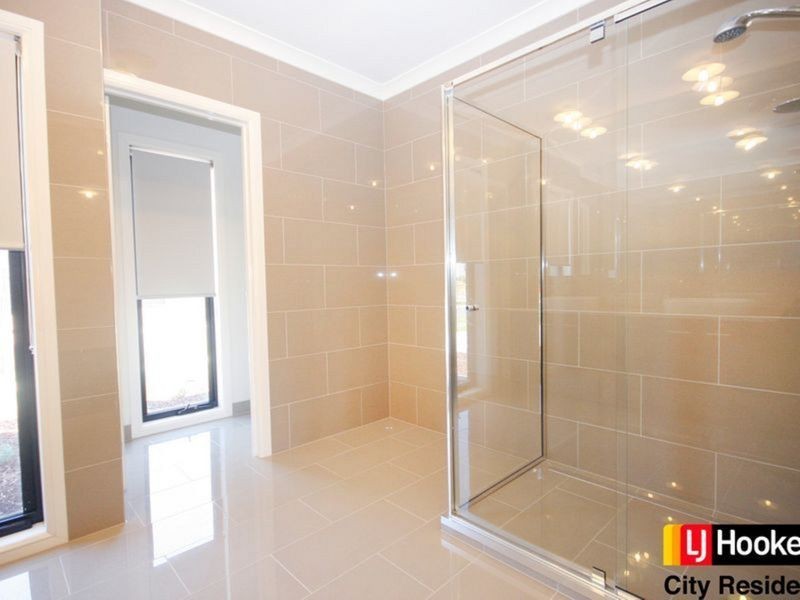 11 Balbo Way, Williams Landing VIC 3027