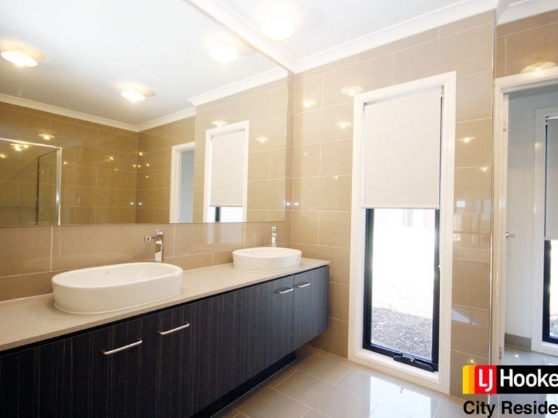 11 Balbo Way, Williams Landing VIC 3027