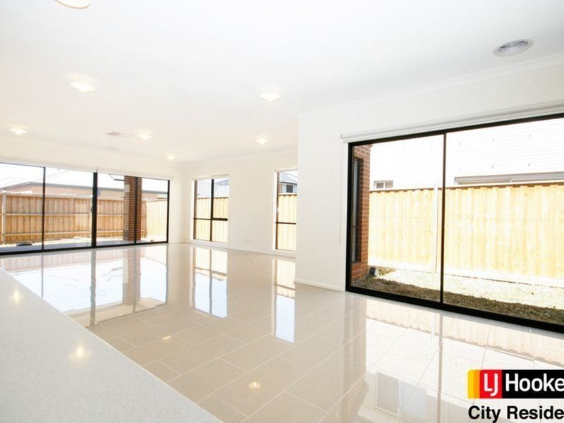 11 Balbo Way, Williams Landing VIC 3027