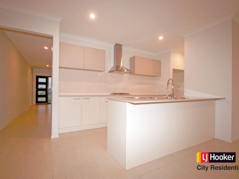 75 Bondi Parade, Point Cook VIC 3030