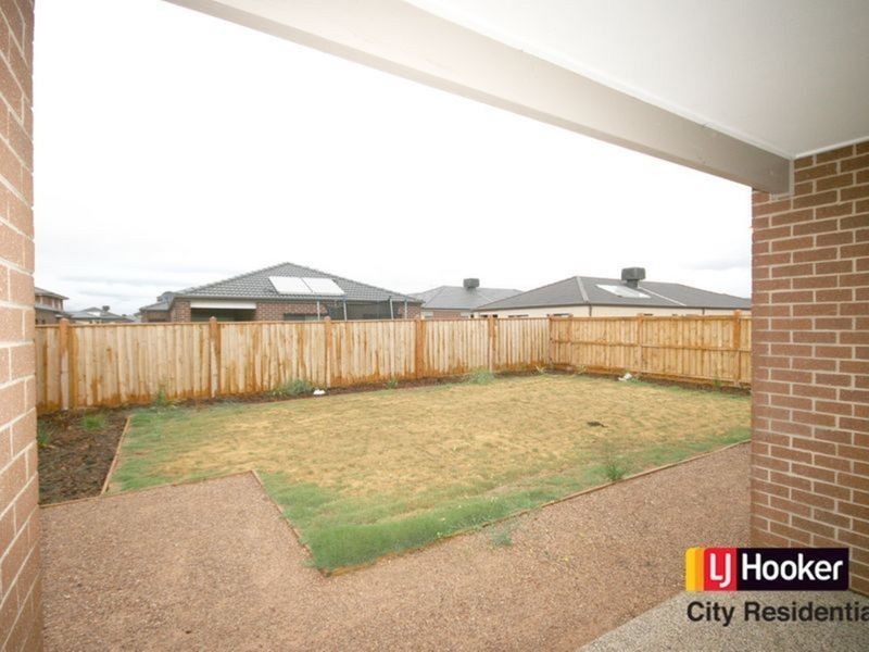 75 Bondi Parade, Point Cook VIC 3030