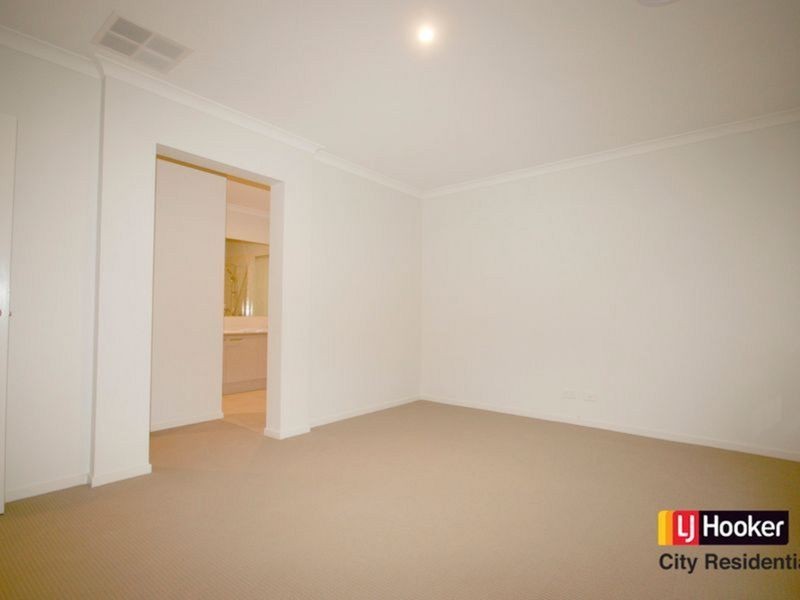 75 Bondi Parade, Point Cook VIC 3030