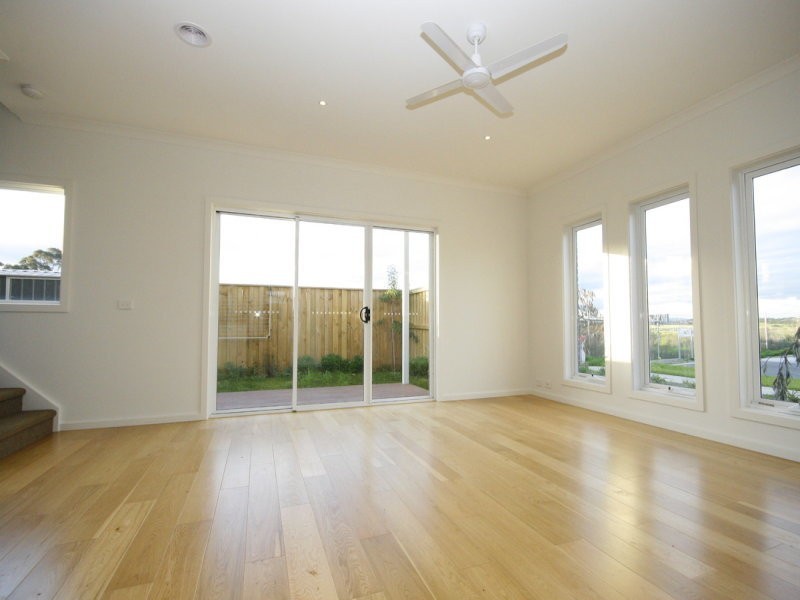 1/5 Annafee Avenue, Keysborough VIC 3173