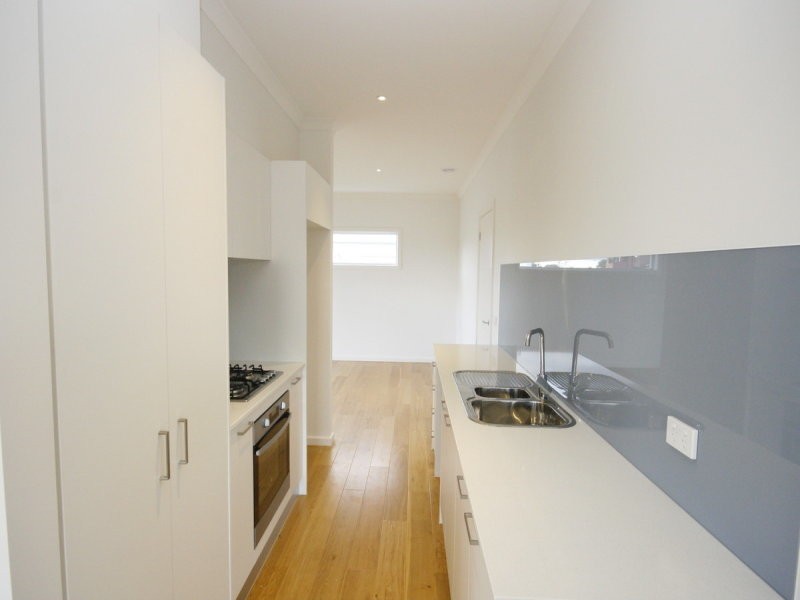 1/5 Annafee Avenue, Keysborough VIC 3173